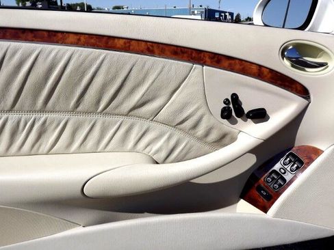 Used 2005 Mercedes-Benz CLK 500 500 image 13