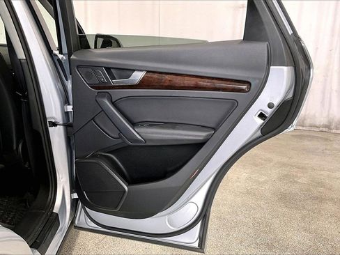 Used 2019 Audi Q5 2.0T Premium Plus w/ Premium Plus Package image 23