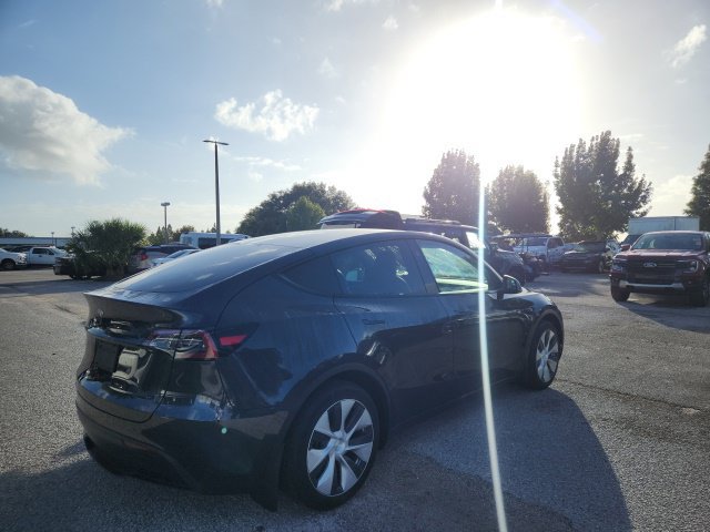 Used 2024 Tesla Model Y 2WD image 5