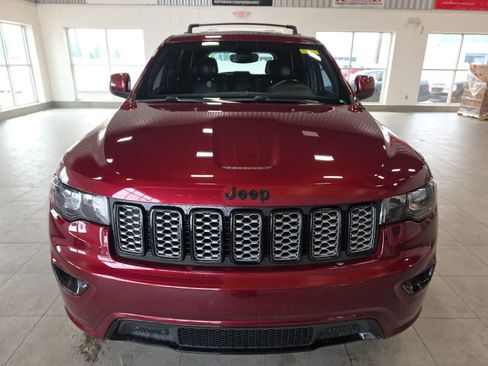 Used 2019 Jeep Grand Cherokee Altitude AWD/4WD image 3