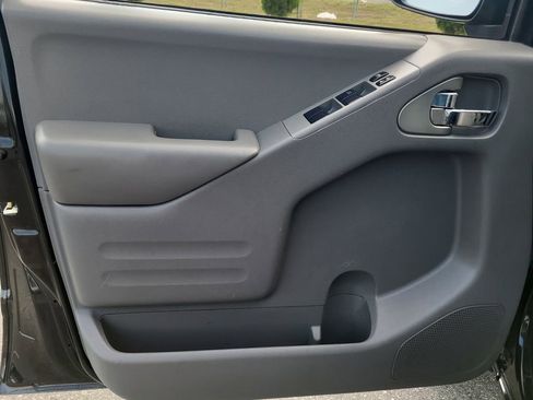 Used 2019 Nissan Frontier SV w/ Value Truck Package RWD image 16