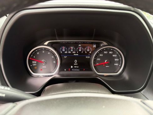 Used 2021 Chevrolet Tahoe Z71 w/ Z71 Off-Road Package AWD/4WD image 25