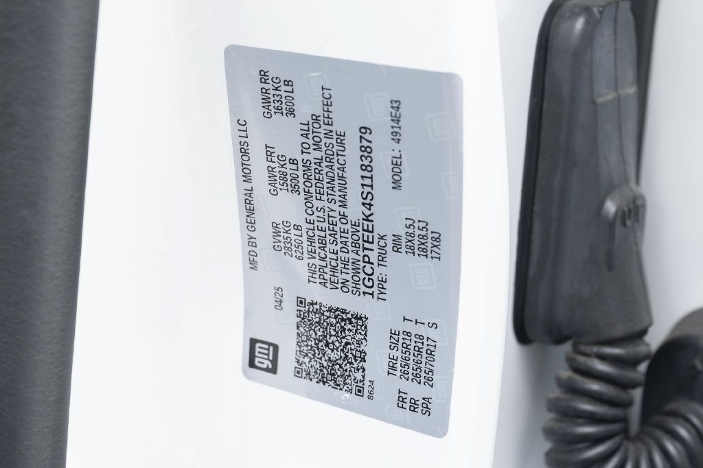 Used 2025 Chevrolet Colorado Trail Boss AWD/4WD image 18