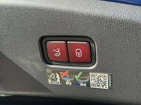 Used 2024 Mercedes-Benz CLE 300 4MATIC Coupe image 10