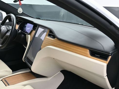 Used 2020 Tesla Model S Long Range Plus image 39