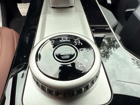 New 2025 Mitsubishi Outlander SEL image 34