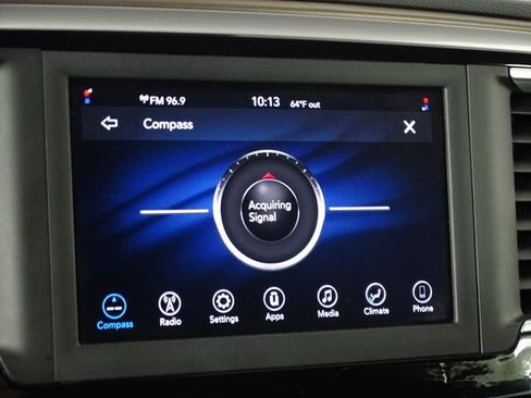 Used 2021 Chrysler Voyager L FWD image 29