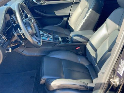 Used 2022 Porsche Macan S image 4