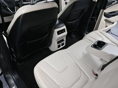 Used 2020 Ford Edge Titanium AWD/4WD image 29