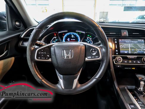 Used 2017 Honda Civic Touring image 31