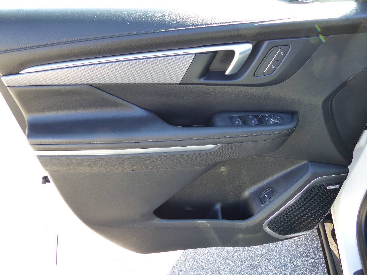 Used 2025 Buick Enclave Sport Touring AWD/4WD image 18