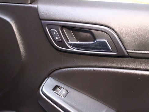 Used 2019 GMC Yukon XL SLT image 9