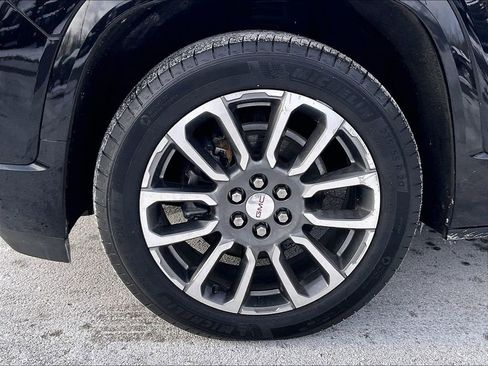 Used 2021 GMC Acadia Denali w/ Denali Ultimate Package image 7