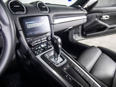 Used 2022 Porsche 718 Cayman RWD image 26