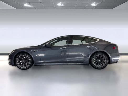 Used 2018 Tesla Model S 75D image 2