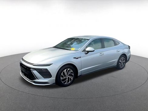 Used 2026 Hyundai Sonata Blue FWD image 8