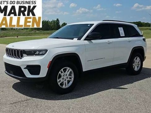 Used 2024 Jeep Grand Cherokee Laredo w/ Luxury Tech Group I AWD/4WD image 4