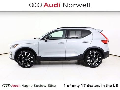 Used 2024 Volvo XC40 B5 Ultimate w/ Protection Package Premier AWD/4WD image 11
