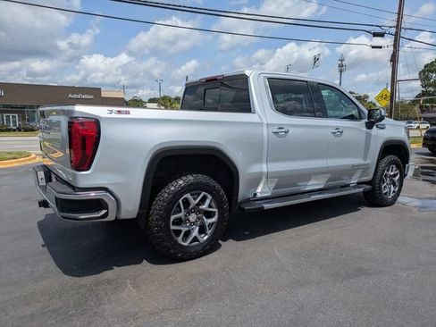 Used 2022 GMC Sierra 1500 SLT AWD/4WD image 5