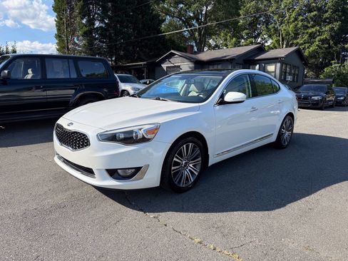 Used 2015 Kia Cadenza Premium w/ Luxury Package FWD image 2