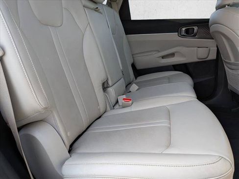 Used 2023 Kia Sorento S FWD image 21