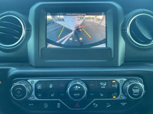 Used 2021 Jeep Wrangler Unlimited Sahara w/ LED Lighting Group AWD/4WD image 19