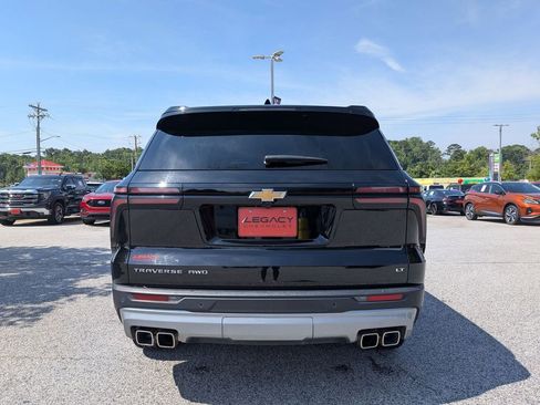Used 2024 Chevrolet Traverse LT AWD/4WD image 7