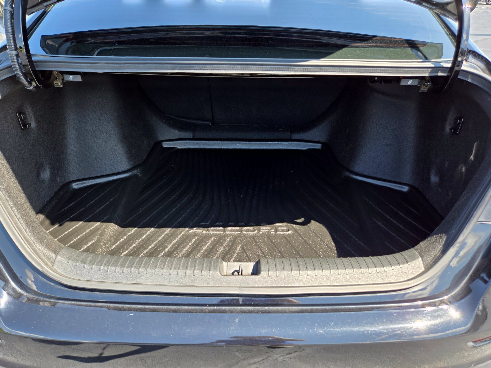 Used 2025 Honda Accord SE image 18