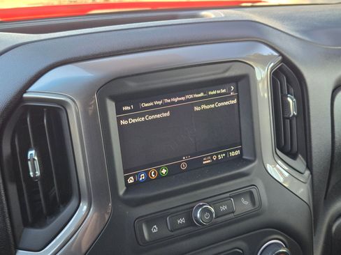 Certified 2025 Chevrolet Silverado 1500 Custom image 17