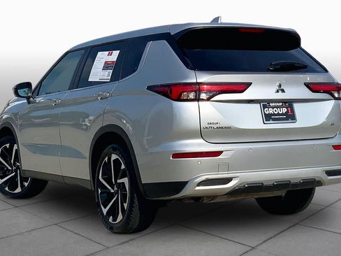 Used 2024 Mitsubishi Outlander SE AWD/4WD image 12