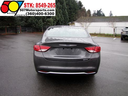 Used 2016 Chrysler 200 Limited image 6