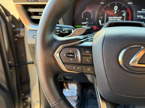 Used 2025 Lexus GX 550 image 25