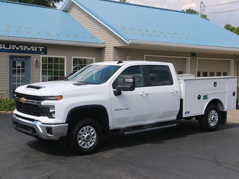 Used 2025 Chevrolet Silverado 2500 LT w/ Convenience Package AWD/4WD image 1