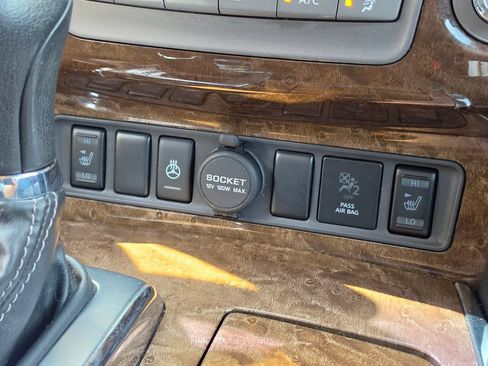 Used 2017 INFINITI QX80 4WD w/ All Season Package image 25