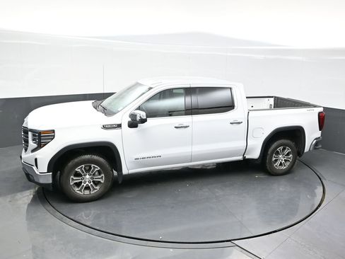 Used 2025 GMC Sierra 1500 SLT image 30
