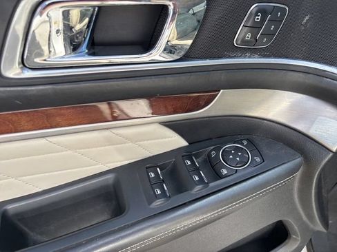 Used 2016 Ford Explorer Platinum AWD/4WD image 28