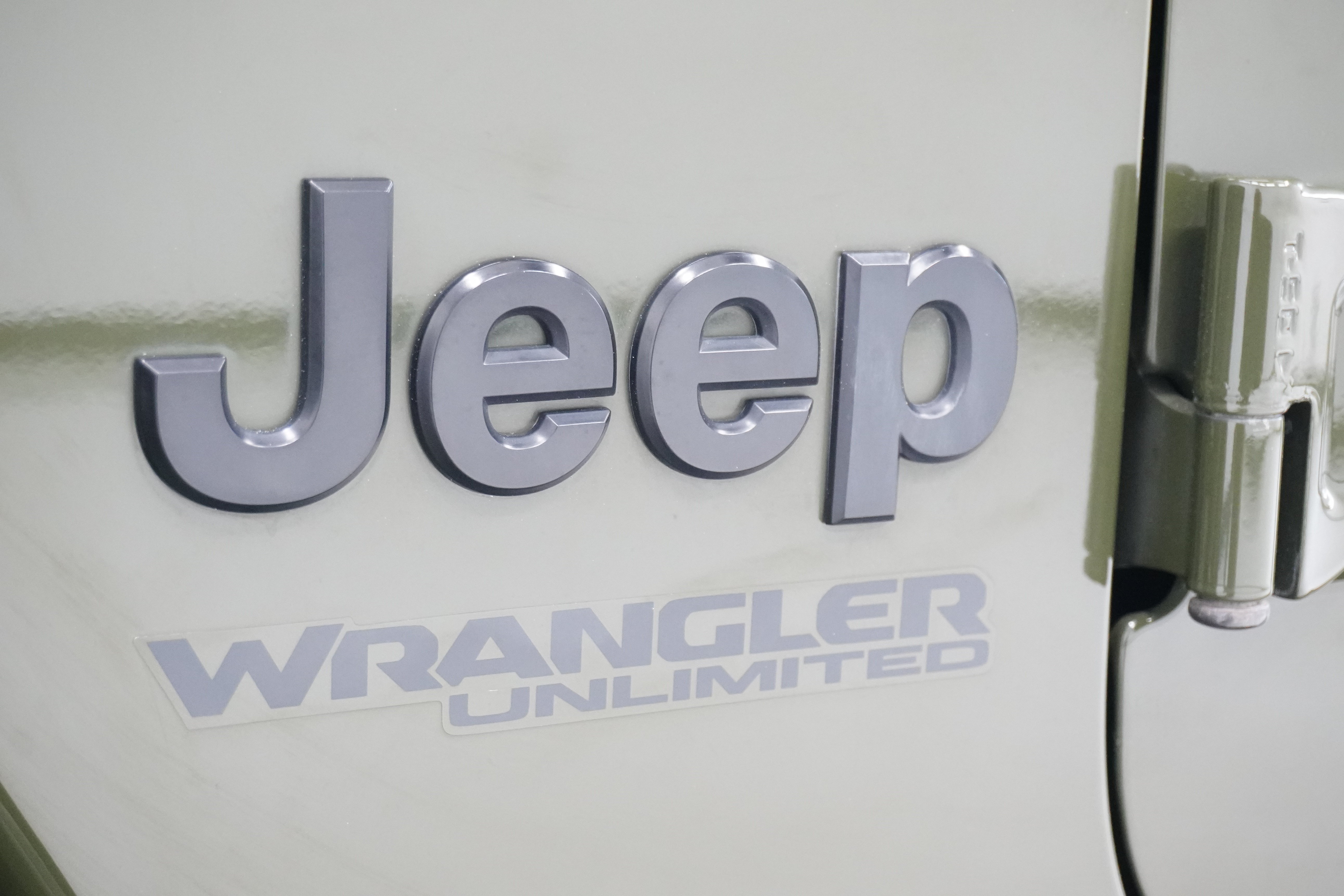 Used 2021 Jeep Wrangler Unlimited Sahara AWD/4WD image 8