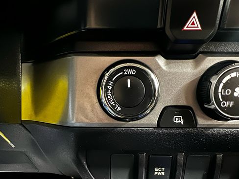 Used 2020 Toyota Tacoma SR image 20