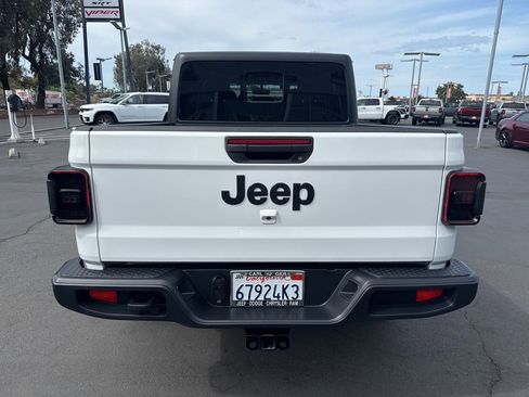 Used 2021 Jeep Gladiator Sport image 6