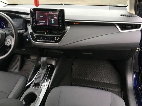 Used 2022 Toyota Corolla LE FWD image 29