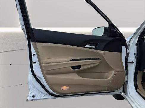 Used 2011 Honda Accord LX image 15