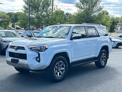 Certified 2024 Toyota 4Runner TRD Off-Road image 2