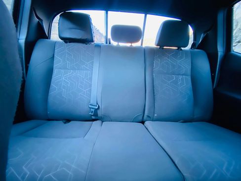 Used 2017 Toyota Tacoma TRD Sport w/ Tow Package image 36