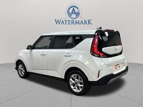 Used 2025 Kia Soul LX w/ LX Technology Package FWD image 3