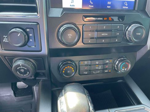 Used 2019 Ford F150 XLT w/ Equipment Group 302A Luxury AWD/4WD image 15