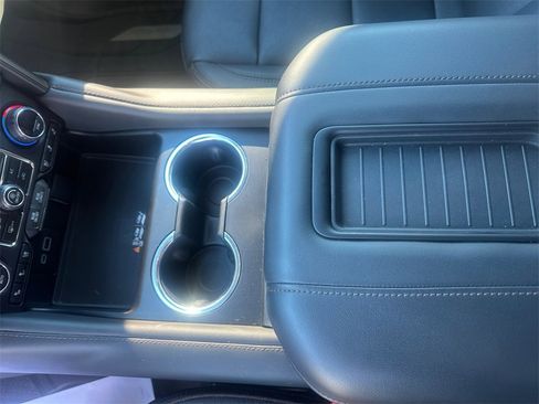 Used 2024 Chevrolet Tahoe High Country image 11