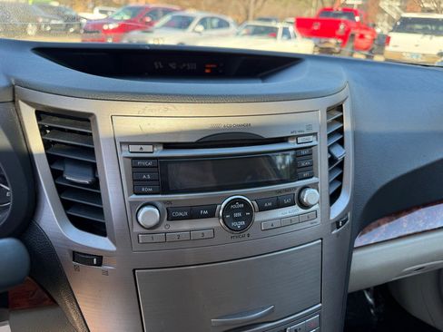 Used 2011 Subaru Outback 2.5i Limited w/ PWR Moonroof Pkg image 20