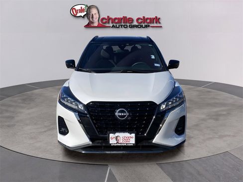 Used 2022 Nissan Kicks SR image 8