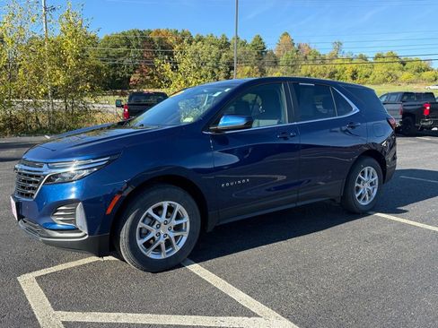 Used 2022 Chevrolet Equinox LT image 1