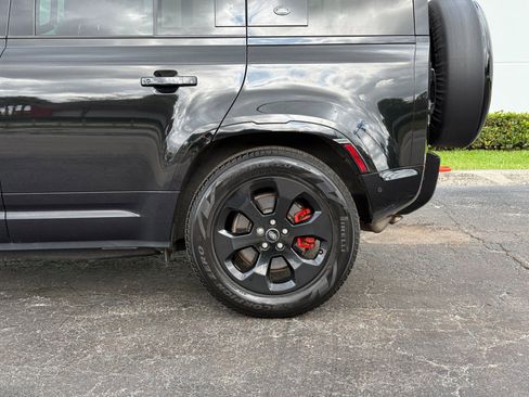 Used 2023 Land Rover Defender 110 X AWD/4WD image 11